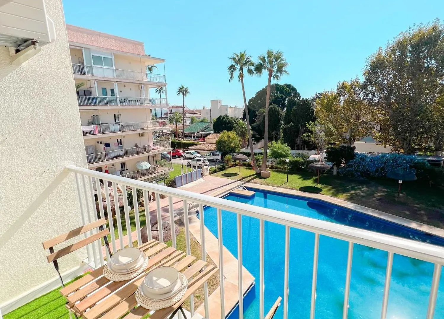 Cozy & Sunny Carihuela Park Apartment Torremolinos