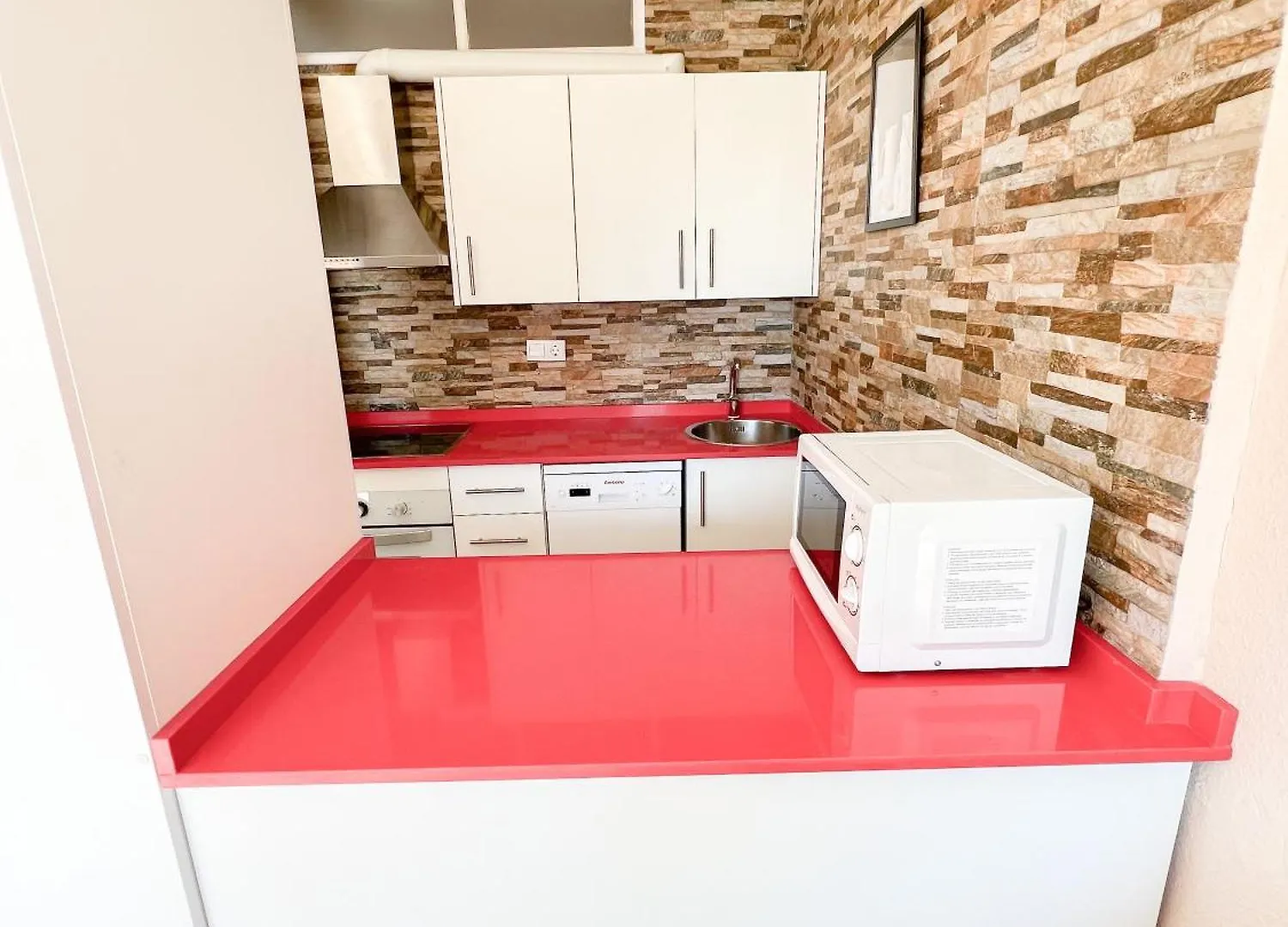Cozy & Sunny Carihuela Park Apartment Torremolinos