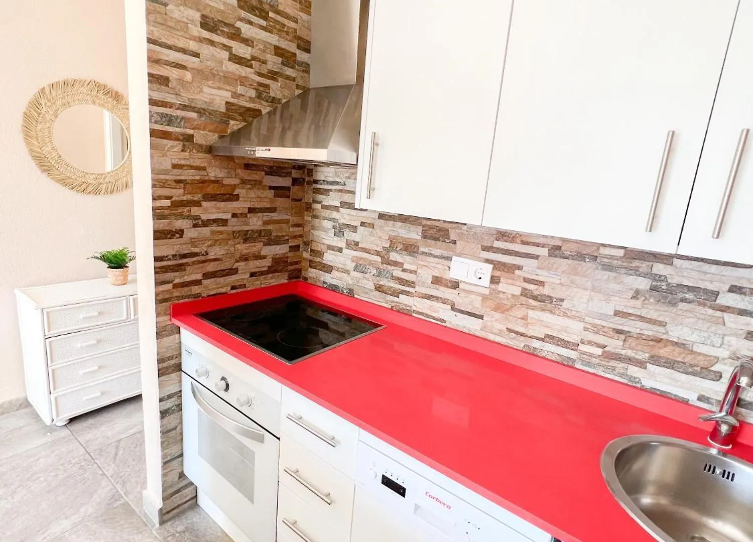 Cozy & Sunny Carihuela Park Apartment Torremolinos