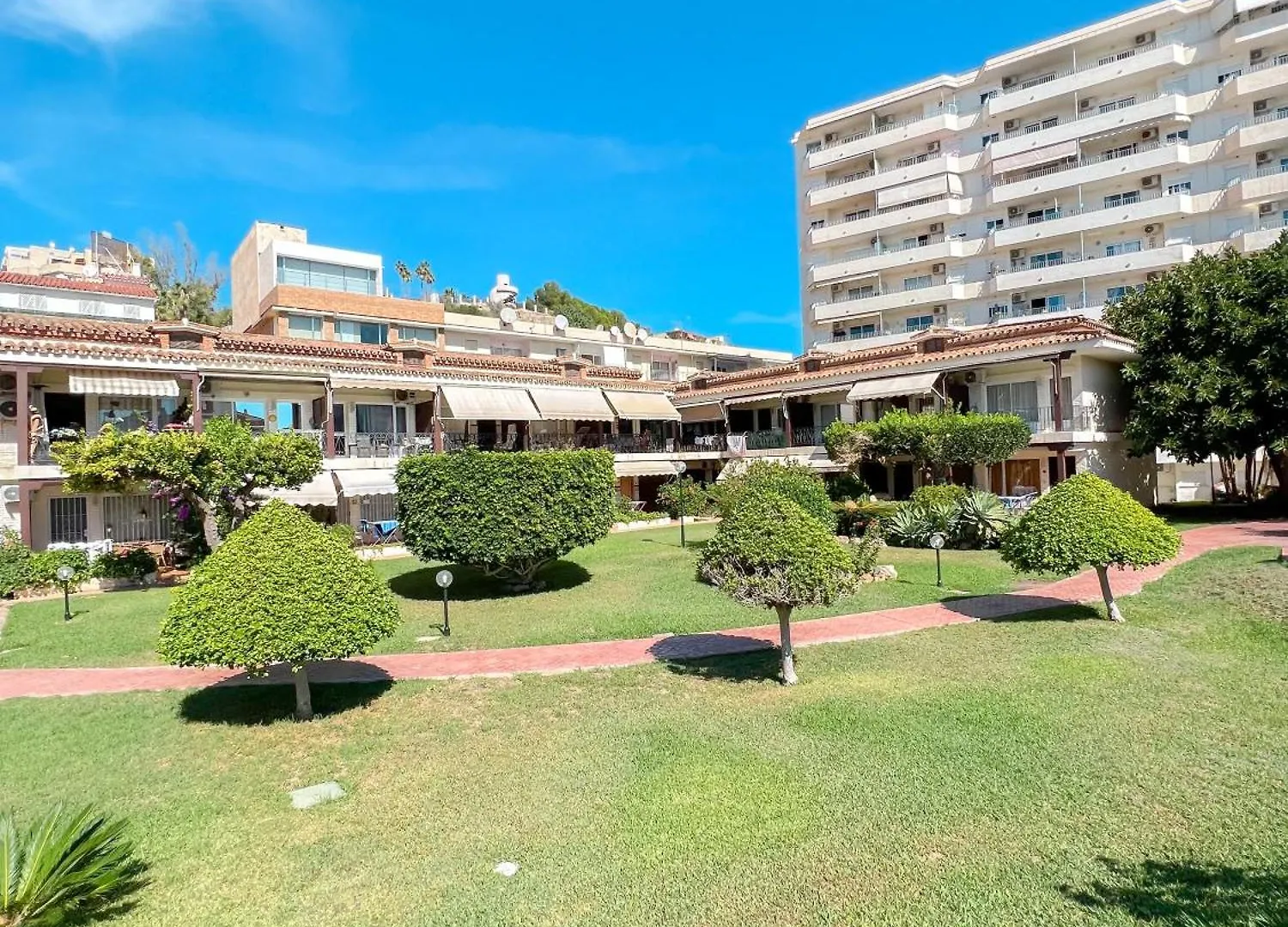 Cozy & Sunny Carihuela Park Apartment Torremolinos